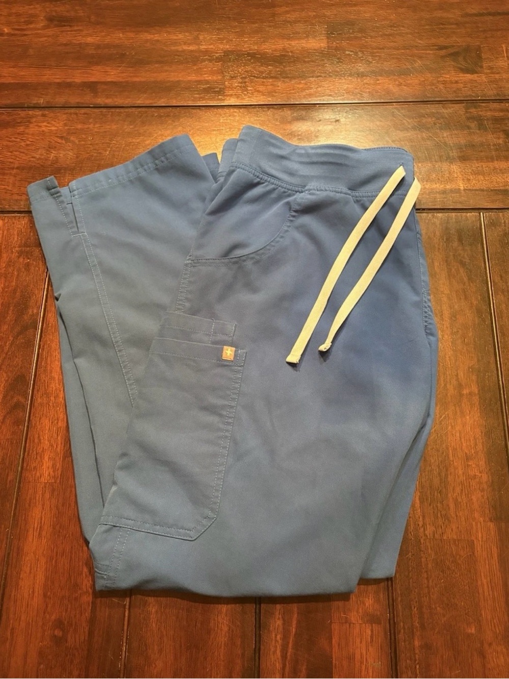 FIGS Women’s Blue Kade Cargo Scrub, Size Large, EUC